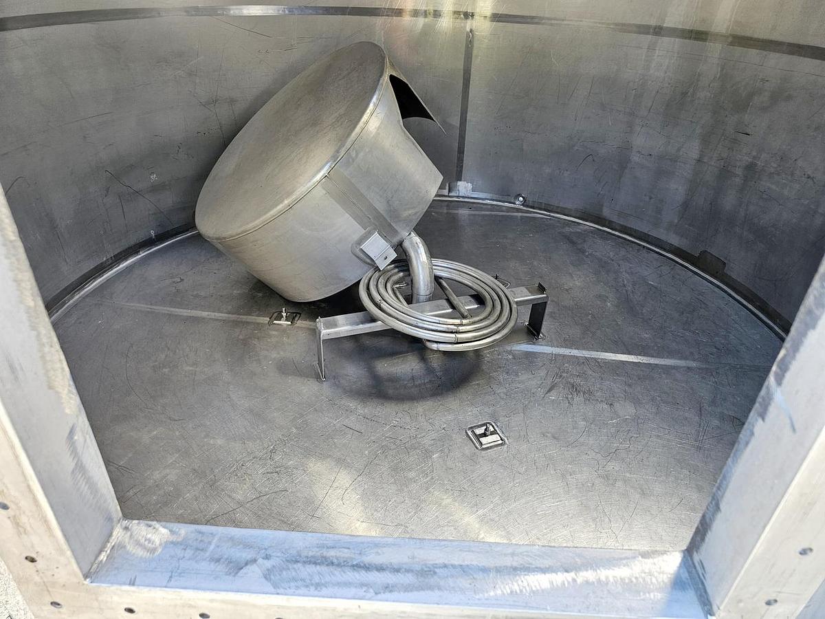 Used Used 5000 Gallon Tank, Stainless Steel