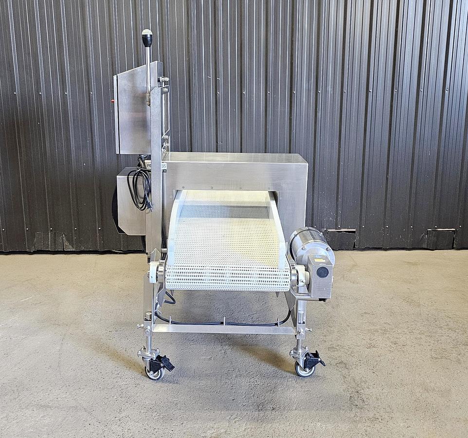 Used TCL Auction - Maple Leaf Foods - Ontario - Lot 143 - metal detector