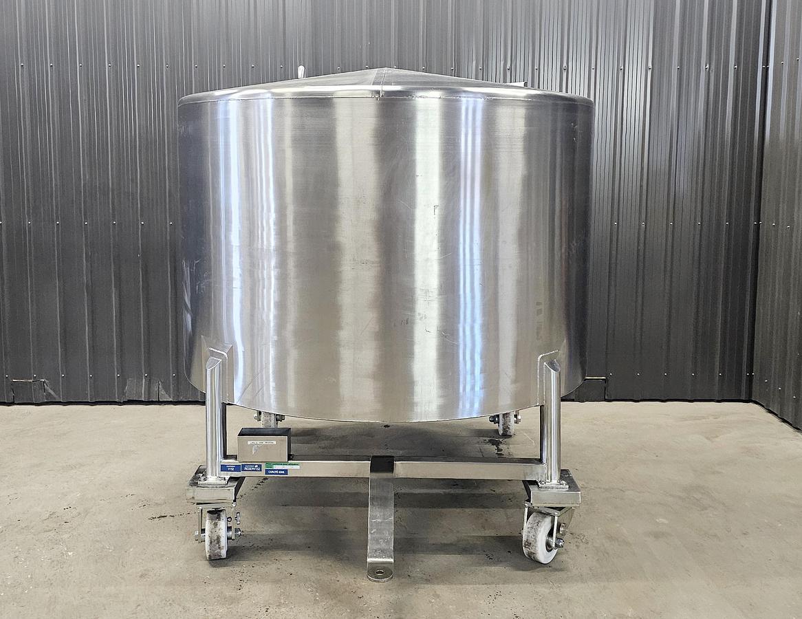 Used Used 1100 Gallon, Stainless Steel Tank