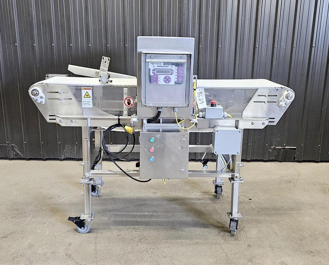 Used TCL Auction - Maple Leaf Foods - Ontario - Lot 151 - metal detector