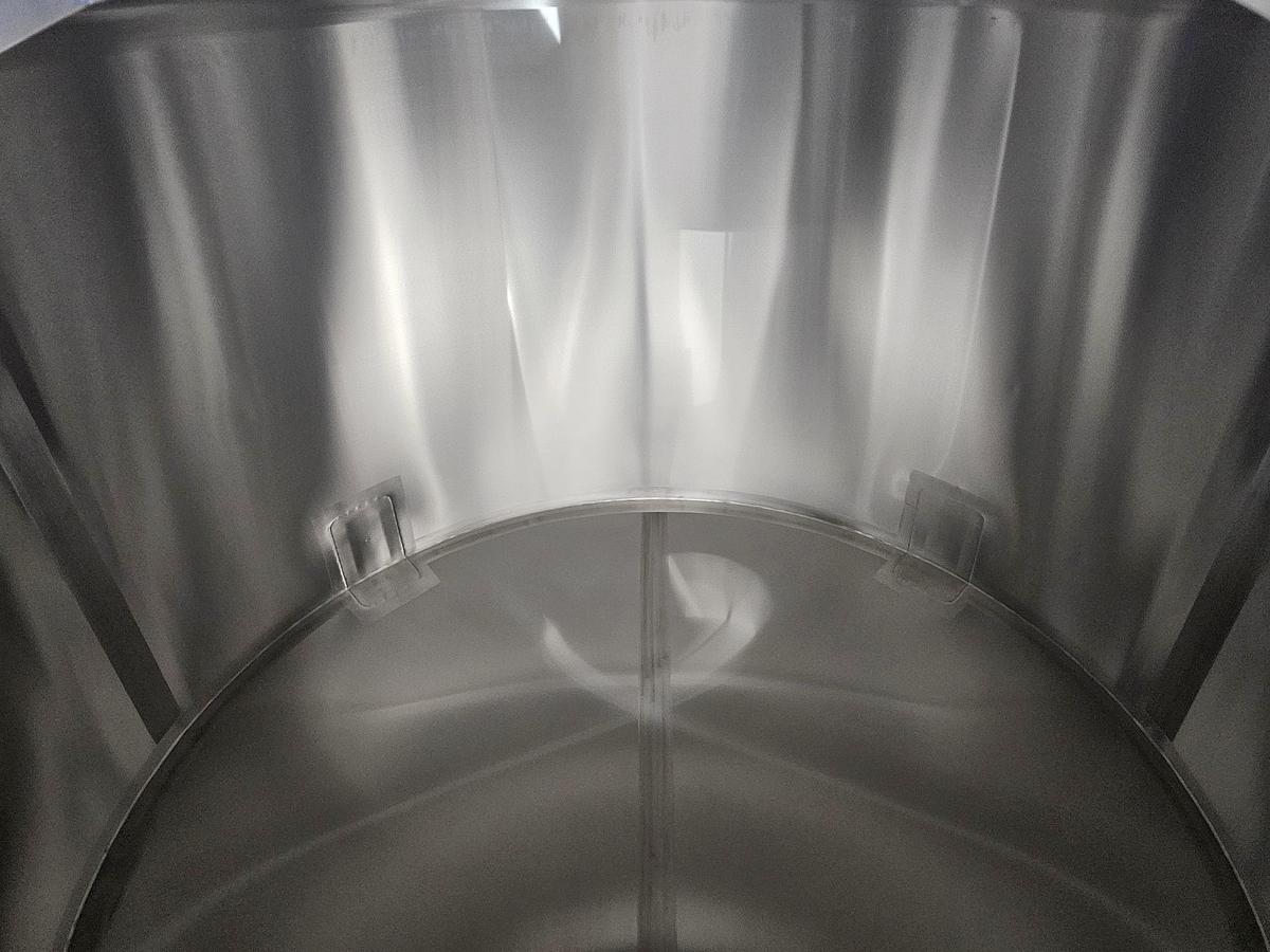 Used Used 1100 Gallon, Stainless Steel Tank
