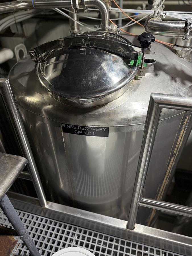 Used Used 1000 Gallon Tank, 316L Stainless Steel