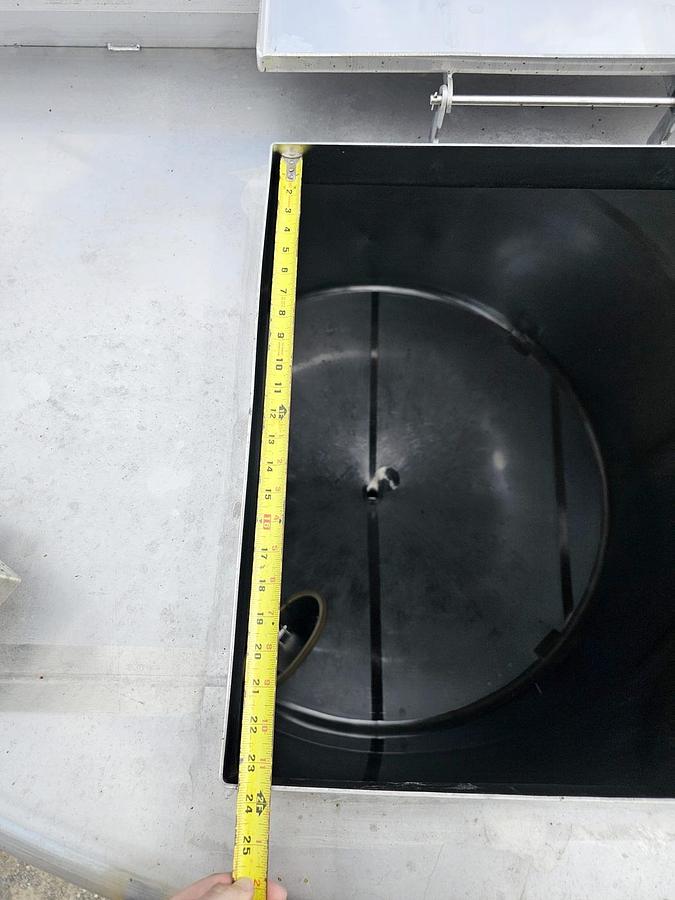 Used Used 5280 Gallon Tank, 304 Stainless Steel
