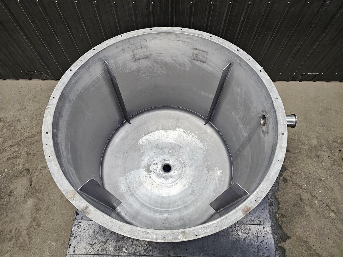 Used Used 175 Gallon Tanks, 304 Stainless Steel