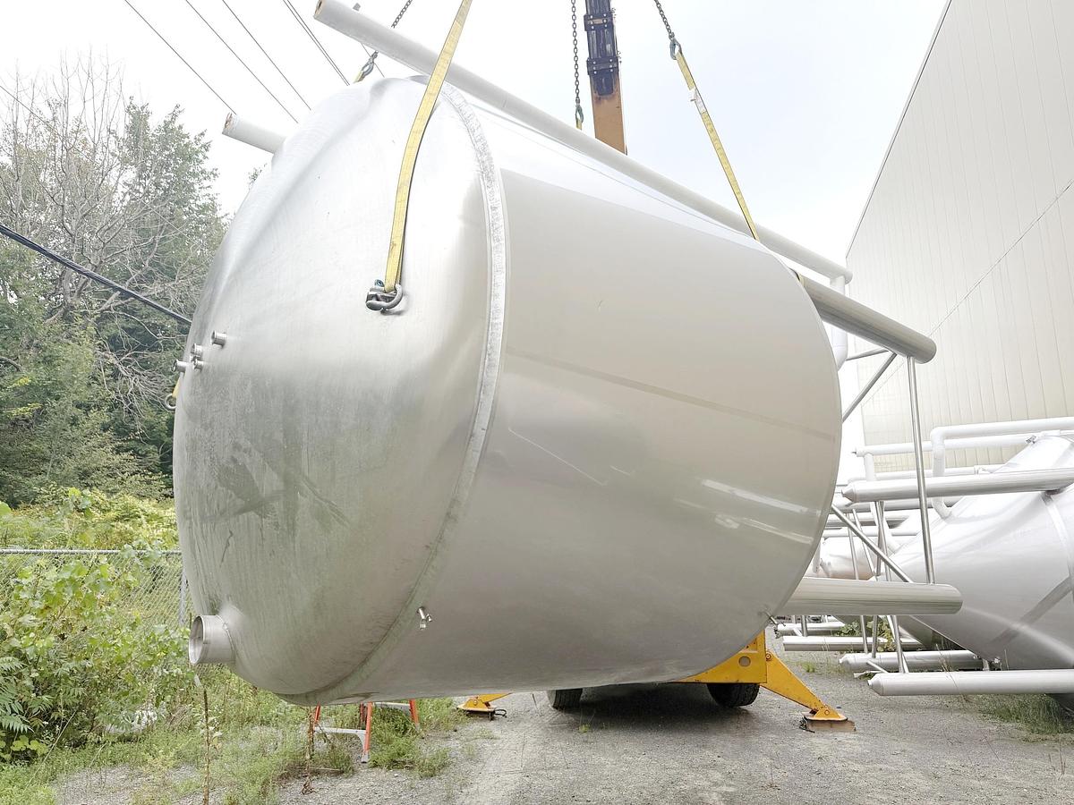 Used Used 5000 Gallon Jacketed Tank, 304 Stainless Steel