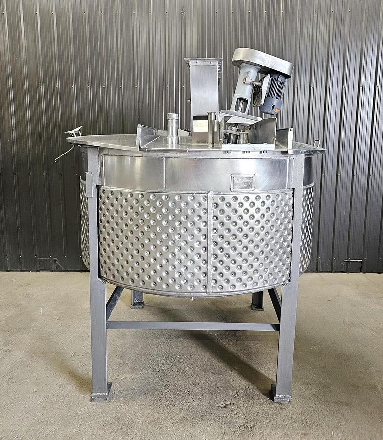 Used Used 630 Gallon Jacketed Tank, 304 Stainless Steel, With Mixer