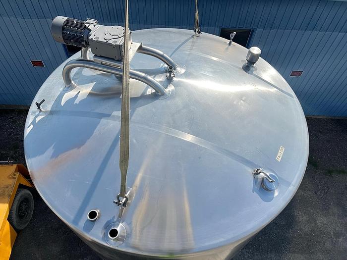 Used Used 10,000 Gallon Feldmeier Tank, Stainless Steel, With Mixer