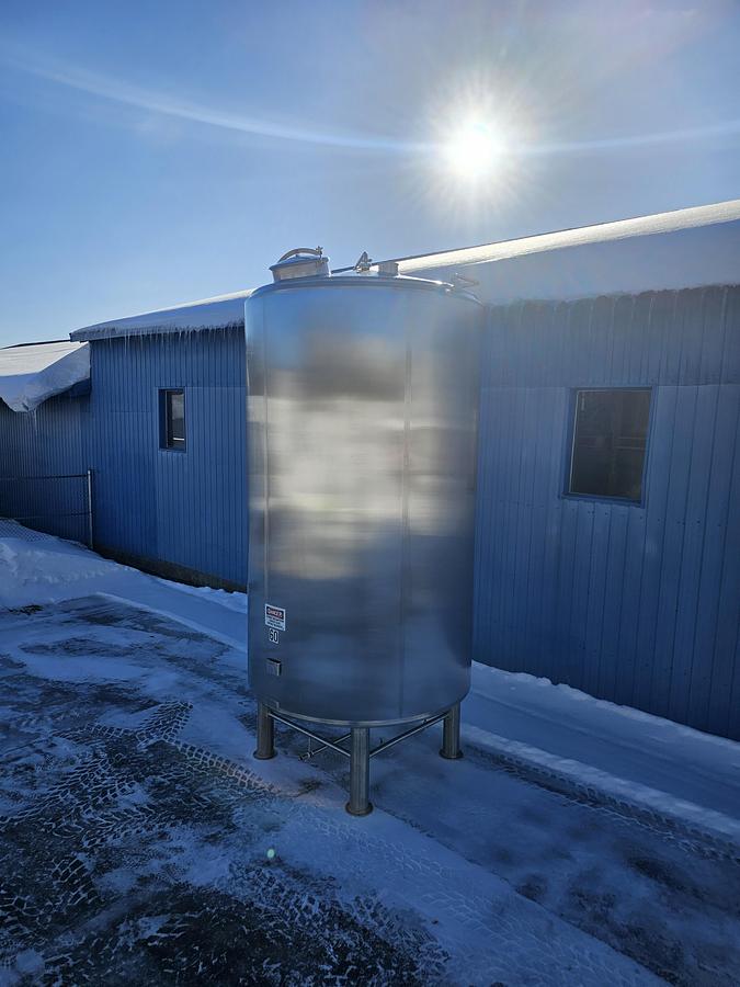 Used Used 2641 Gallon Insulated Tank, 304 Stainless Steel