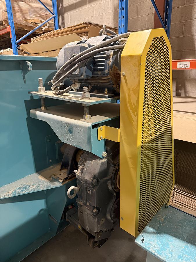 Used Used AFS Ribbon/Paddle Blender, 100 Cubic Feet, With Infeed & Outfeed Drag Conveyors