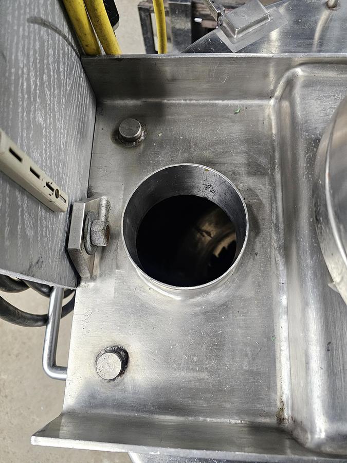 Used Aaron Posnik Connecticut - Lot 121 - Lee tank with mixer