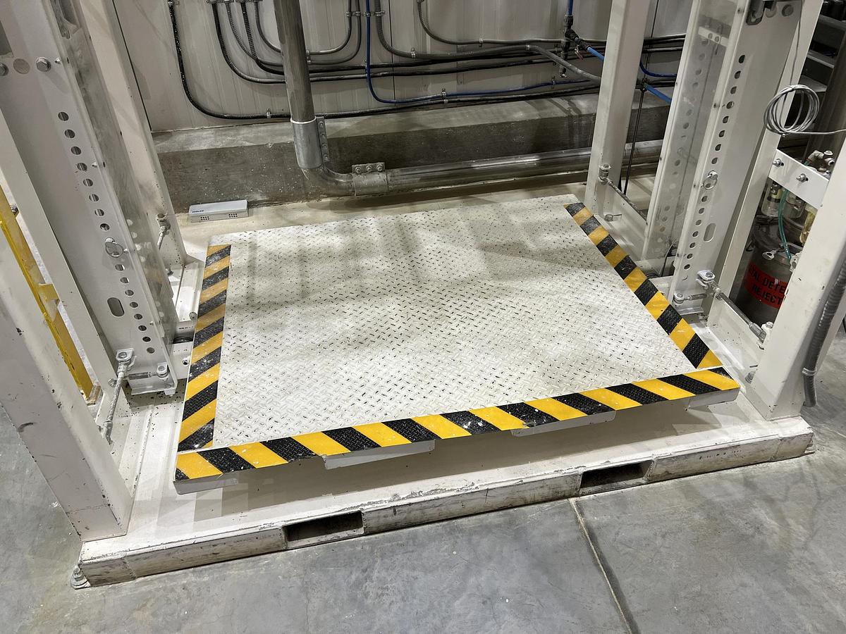 Used Used Magnum Systems IBC-3000 Bulk Bag Filling Station