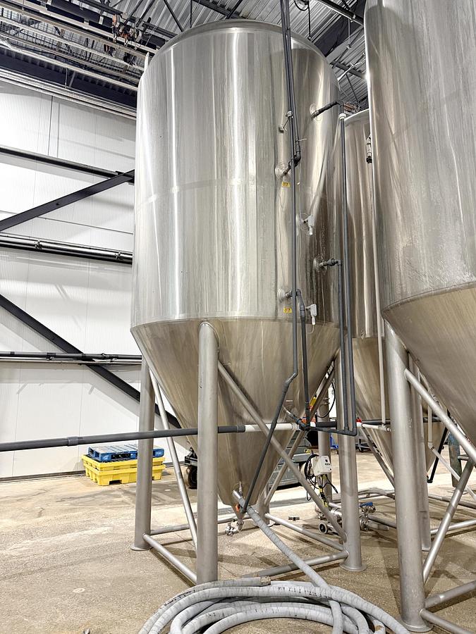 Used Used 4000 Gallon Jacketed Tank, 304 Stainless Steel