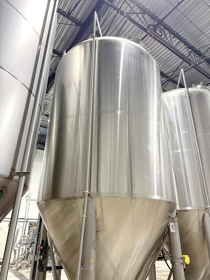 Used Used 4000 Gallon Jacketed Tank, 304 Stainless Steel