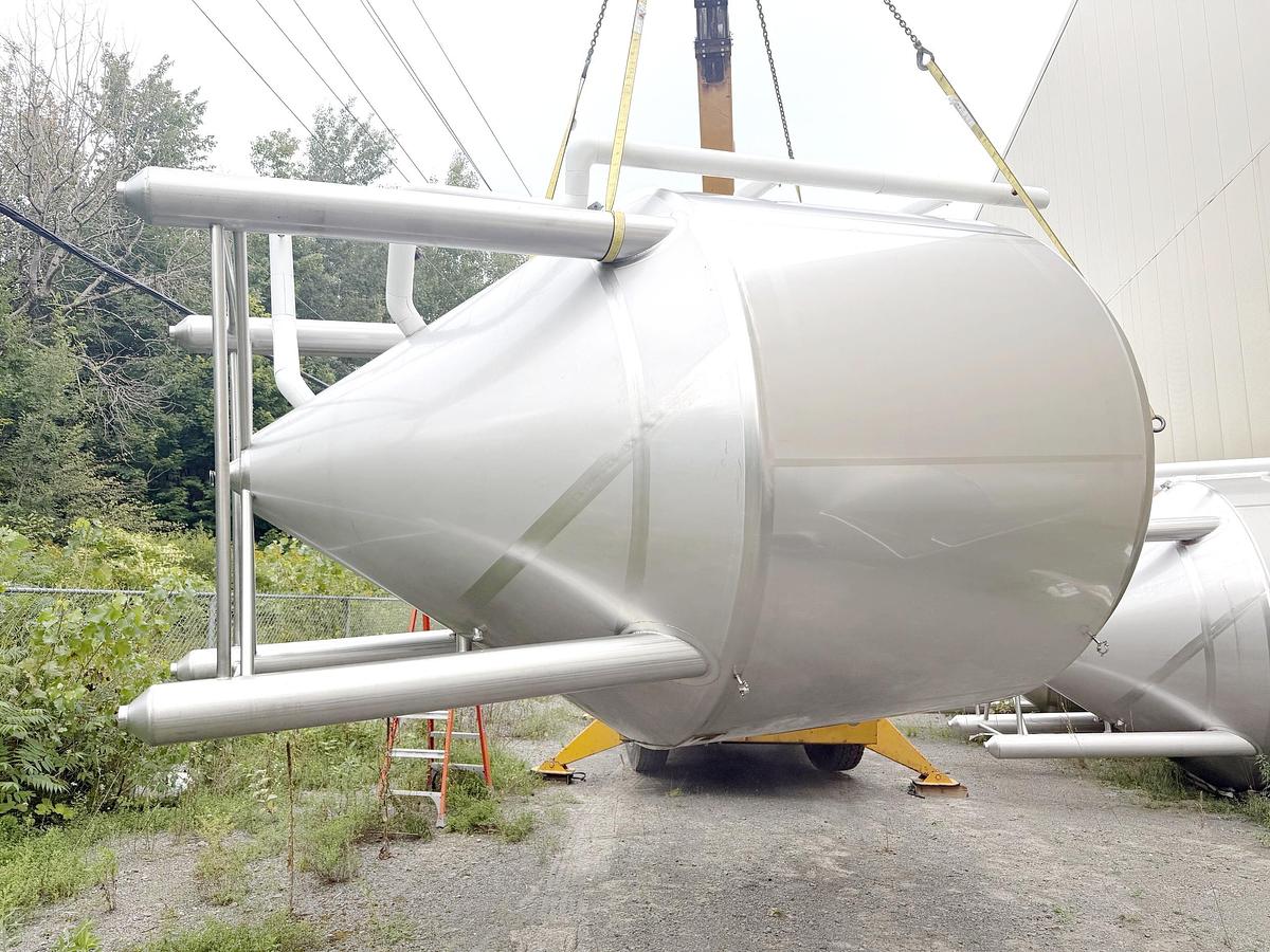 Used Used 5000 Gallon Jacketed Tank, 304 Stainless Steel