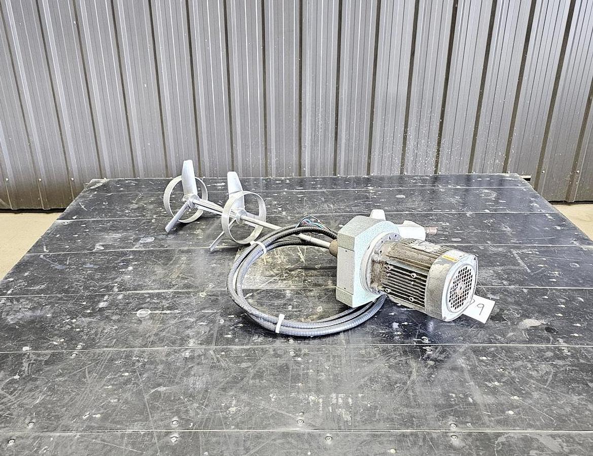 Used Used Lightnin Clamp-on Mixer, 0.75 HP