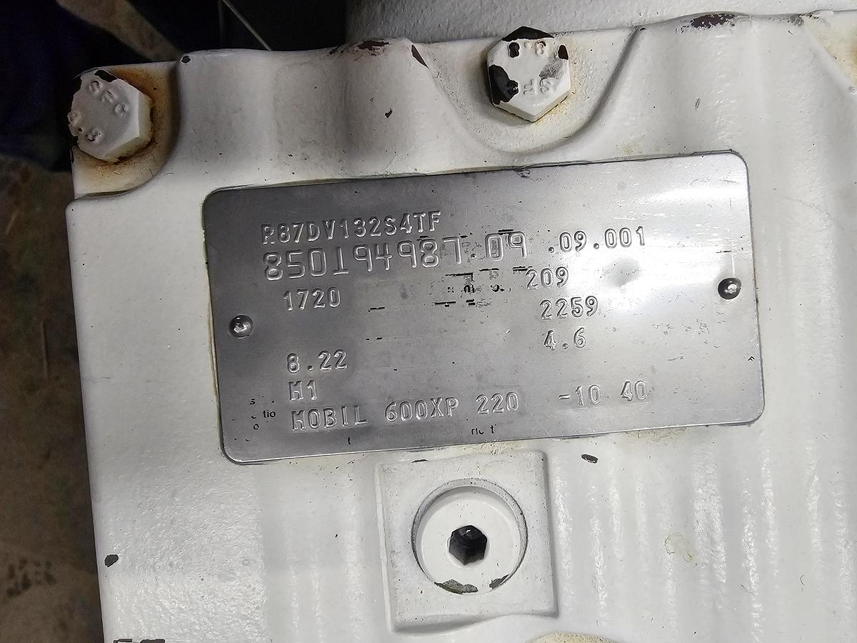 Used Used Sine Lobe Pump, Model 135, with Scale