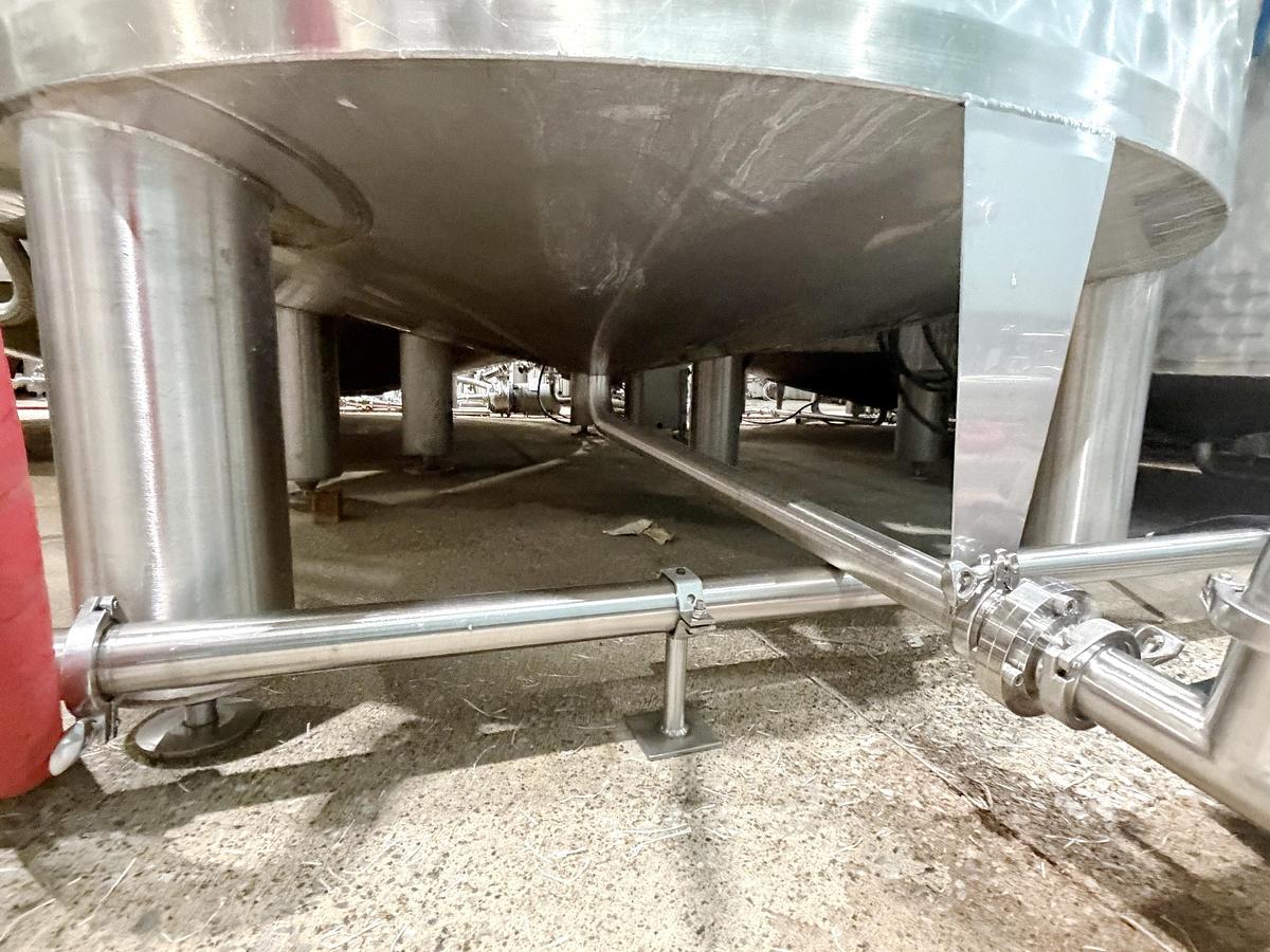 Used Used 2650 Gallon Jacketed Tank, 304 Stainless Steel