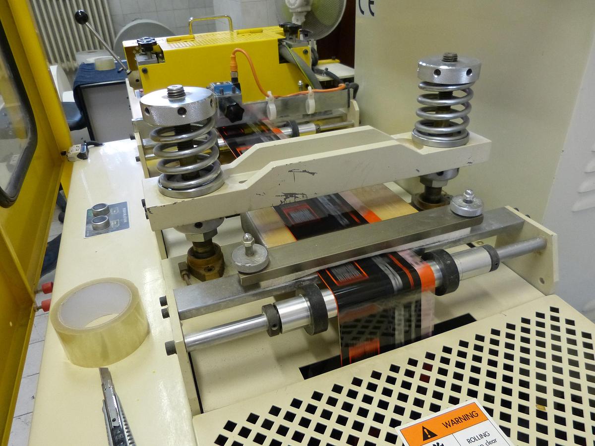 Used HCI Shrink Sleeve Label Cutting Machine FSC -201 PVC