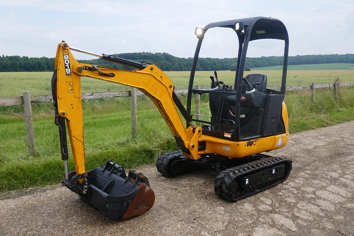 Used 2015 JCB 8018 CTS