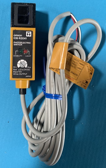 Used Omron Photoelectric Switch E3S-R2E41