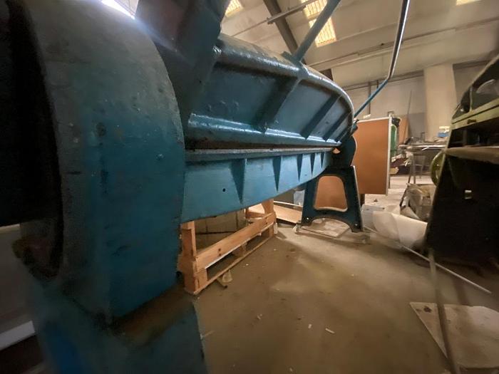 Used FJ Edwards 6ft Manual Folder