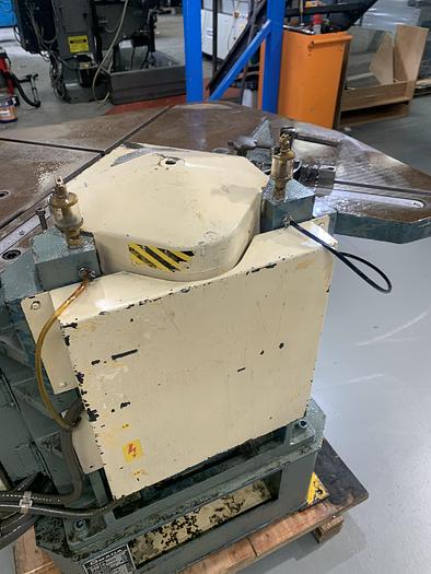 Used AMADA CS 220  3.2 mm Hydraulic corner notcher