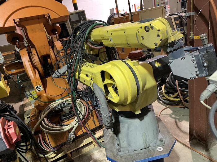 Used FANUC ARCMATE 120iC/10L 6 AXIS CNC MIG WELDING ROBOT WITH R30iA CONTROLLER