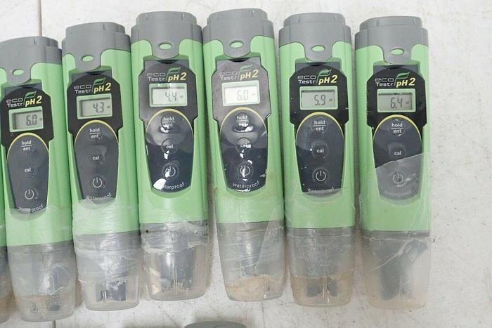 Used Lot of 17 Oakton Waterproof Eco Testr pH2 Pocket Meters