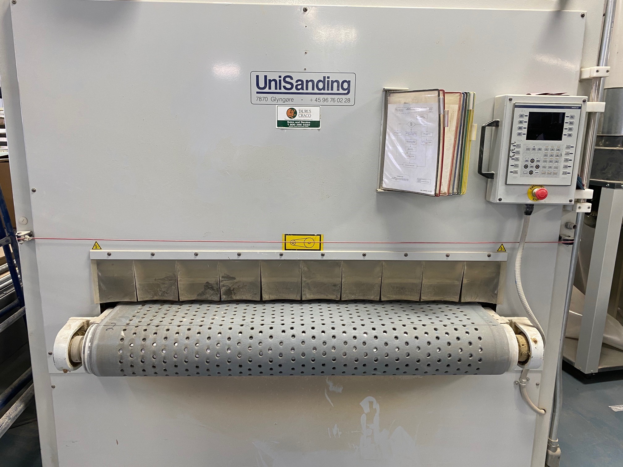 Used 2004 Unisanding Cross Sander 2.4.0 k.v. Top sandermodel #1109 and Doucet return conveyor