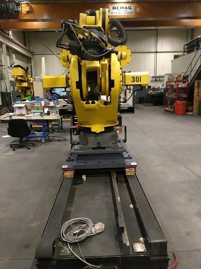 Used 2012 FANUC M900iA/600 6 AXIS CNC ROBOT WITH R30iA & 15' 7TH AXIS TRACK