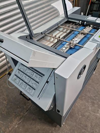 Used Horizon PF-40L folding machine