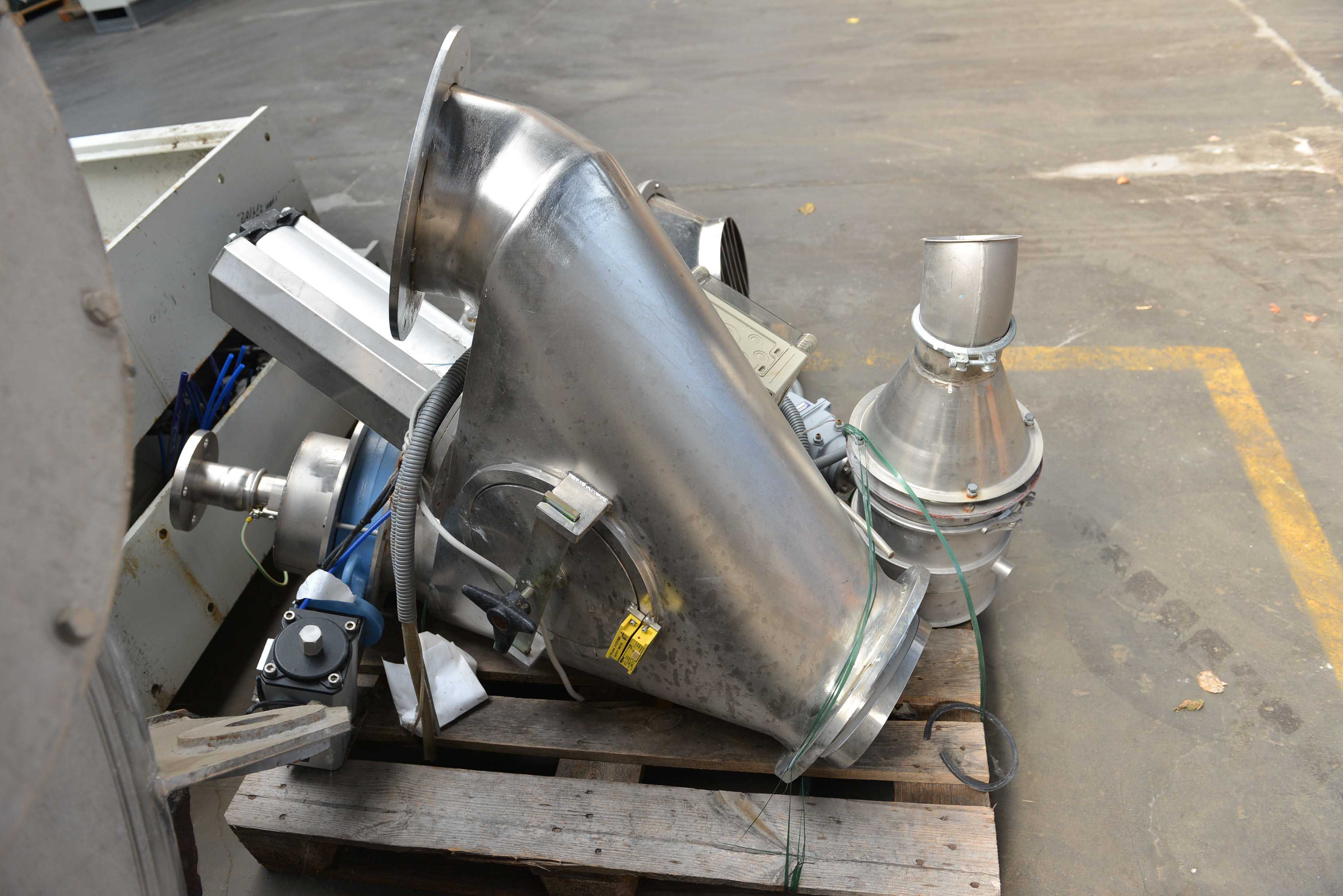 Used PLASMEC mixer from 3500 Liters