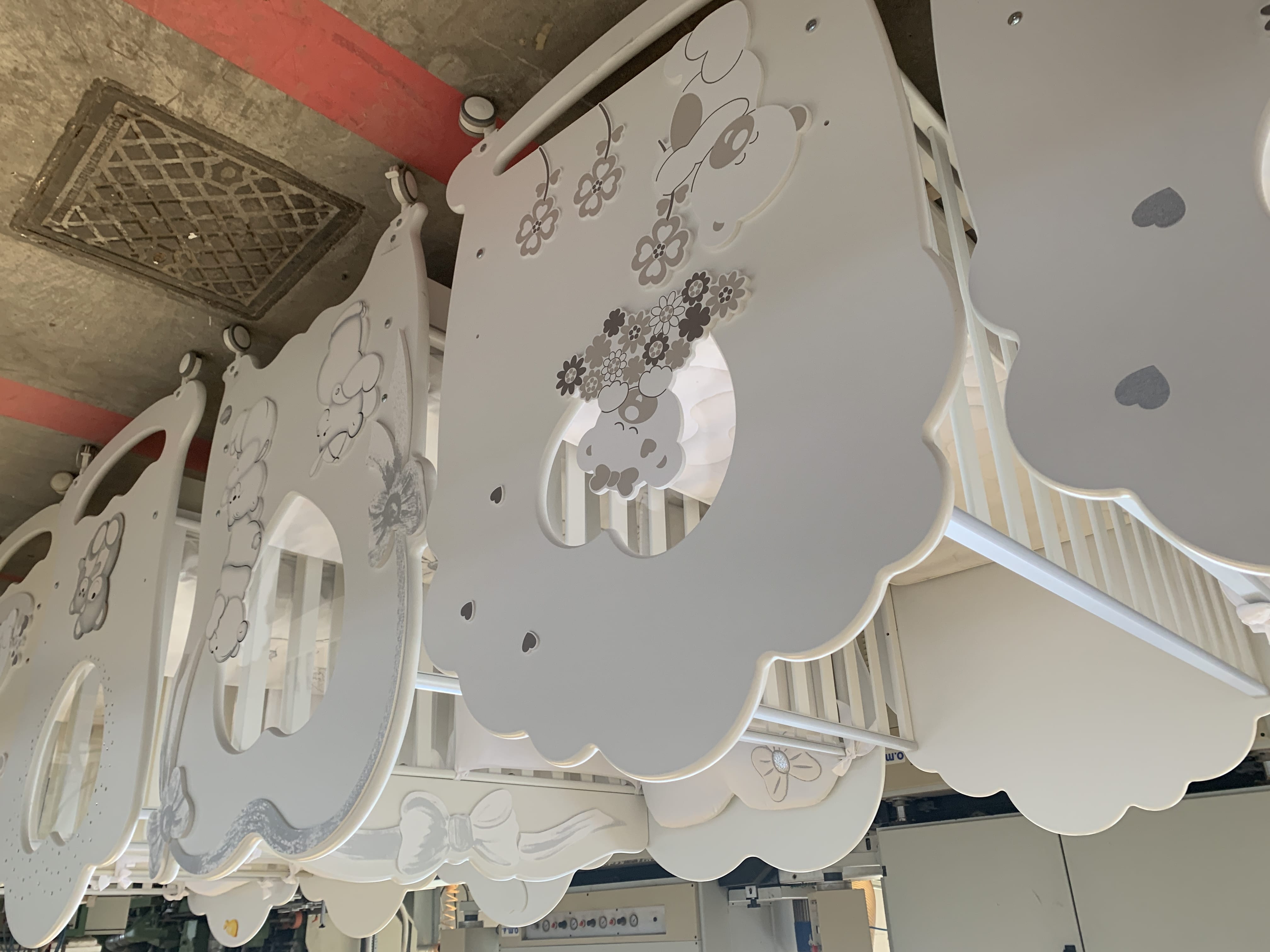 Usato Magazzino completo di una fabbrica di produzione lettini di alta qualità