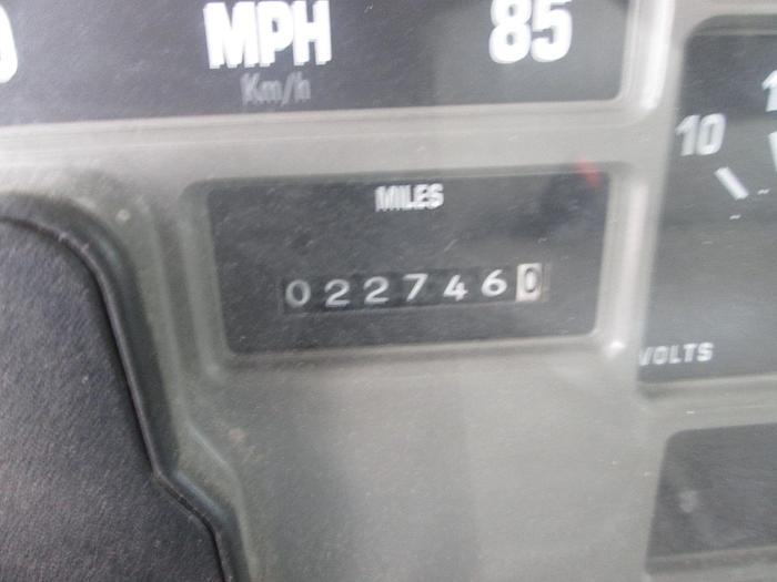 Used 2001 International 4700 Digger Derrick Truck