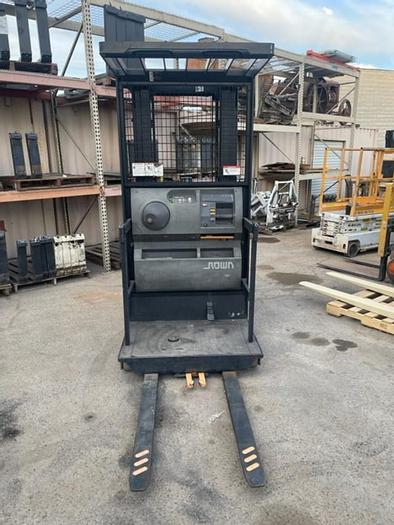 Used Crown SP3505-30 Order Picker