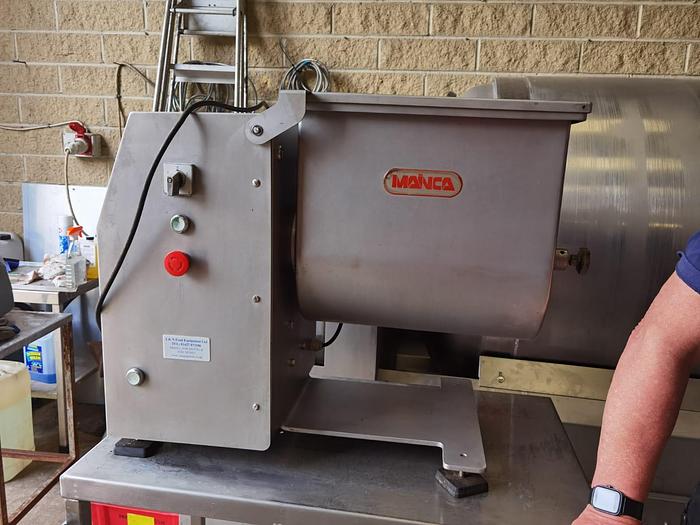 Used Mainca RM-40 paddle mixer