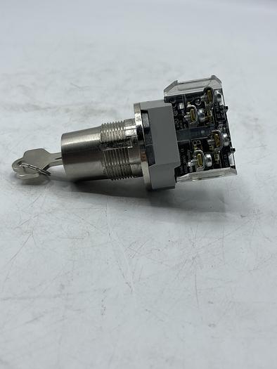 Used AB ALLEN BRADLEY 800T-H31