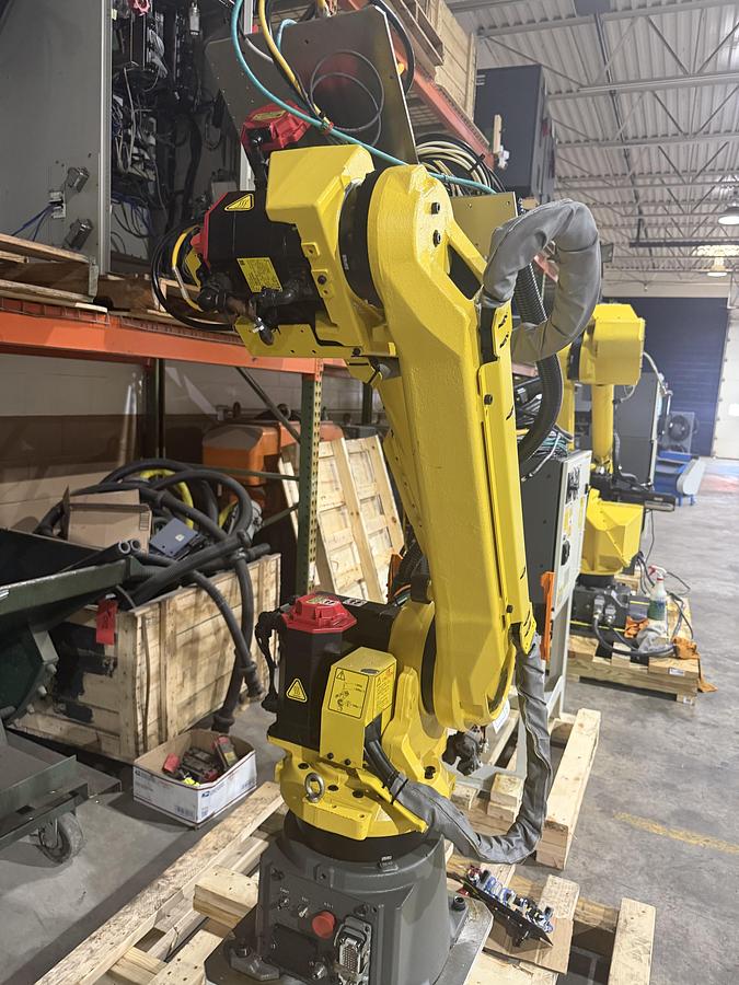Used Used Fanuc M-20iA 35M 6 Axis Robot With R-30iB Plus Controller