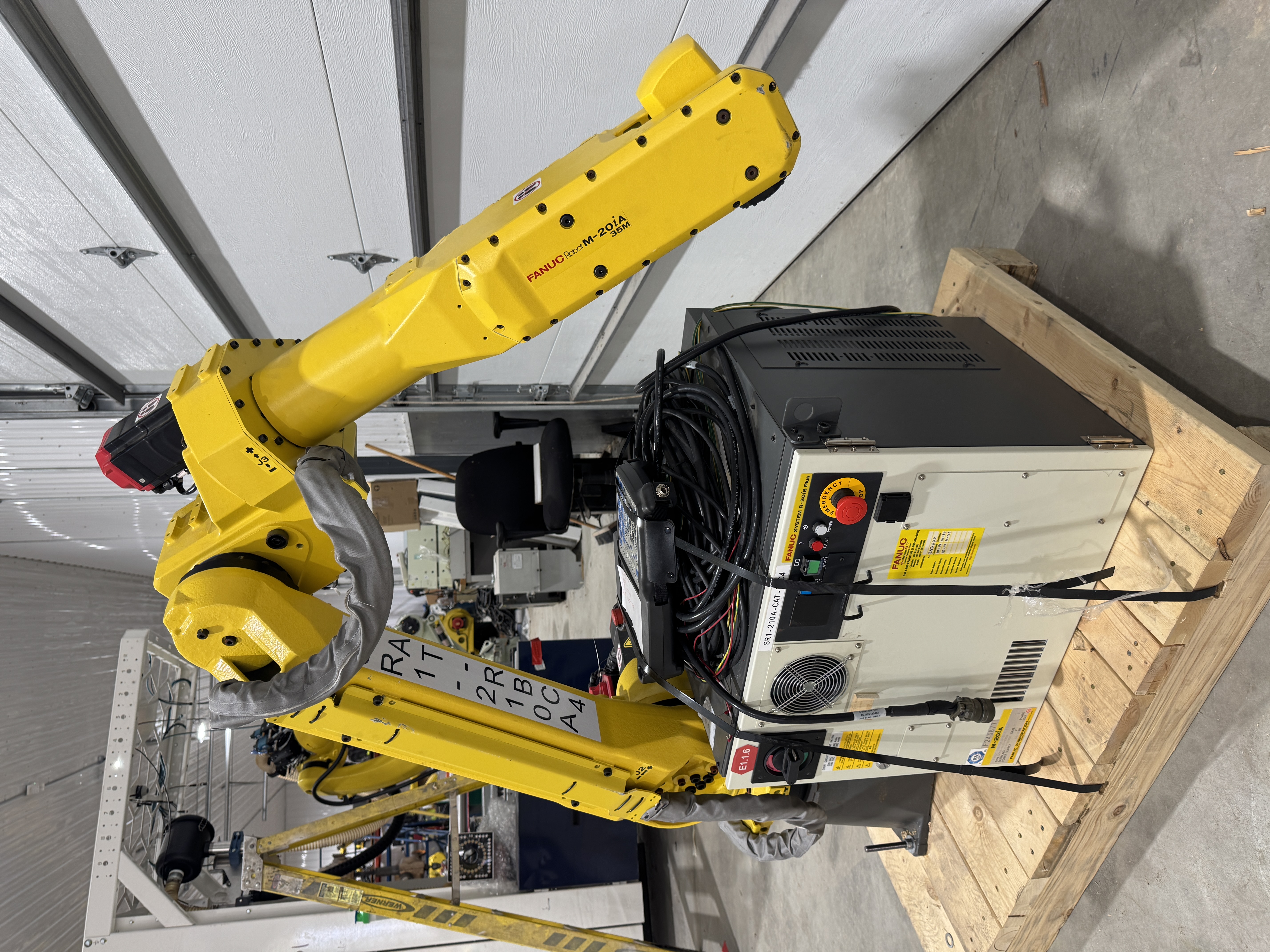 Used Used Fanuc M-20iA 35M 6 Axis Robot With R-30iB Plus Controller
