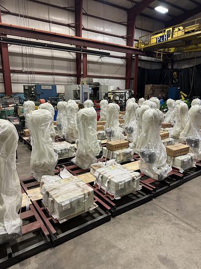 Used KAWASAKI RS020N 6 AXIS ROBOTS NEW NEVER USED WITH E01 CONTROLS & CUBIC S, MULTIPLE UNITS