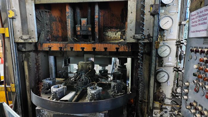 Used WILLIAMS & WHITE 400 TON HYDRAULIC PRESS GIB GUIDED 48" X 48" BED & RAM