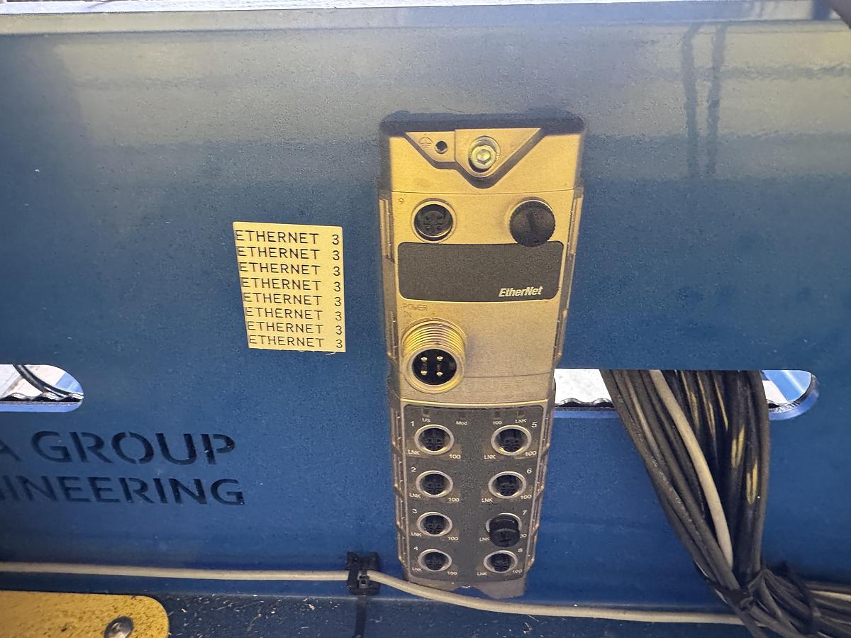 Used ZETA GROUP ENGINEERING 30" X 137" LONG MOTORIZED PLASTIC TOP CONVERYORS