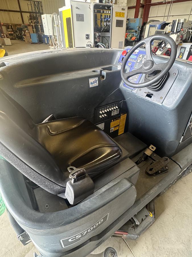 Used NAUTILUS HYBRID POWER BOSS CS7000 48D FLOOR SCRUBBER 2023