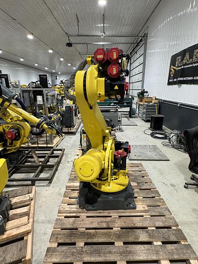 Used FANUC R-2000iB/210F 6 AXIS ROBOT WITH R-30iB CONTROLS
