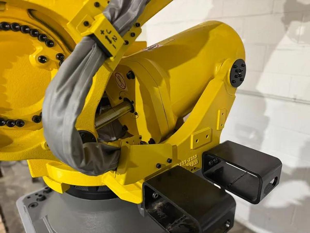 Used FANUC R-2000iC/165F 6 AXIS ROBOT WITH R-30iB PLUS CONTROLLER FOR SALE 