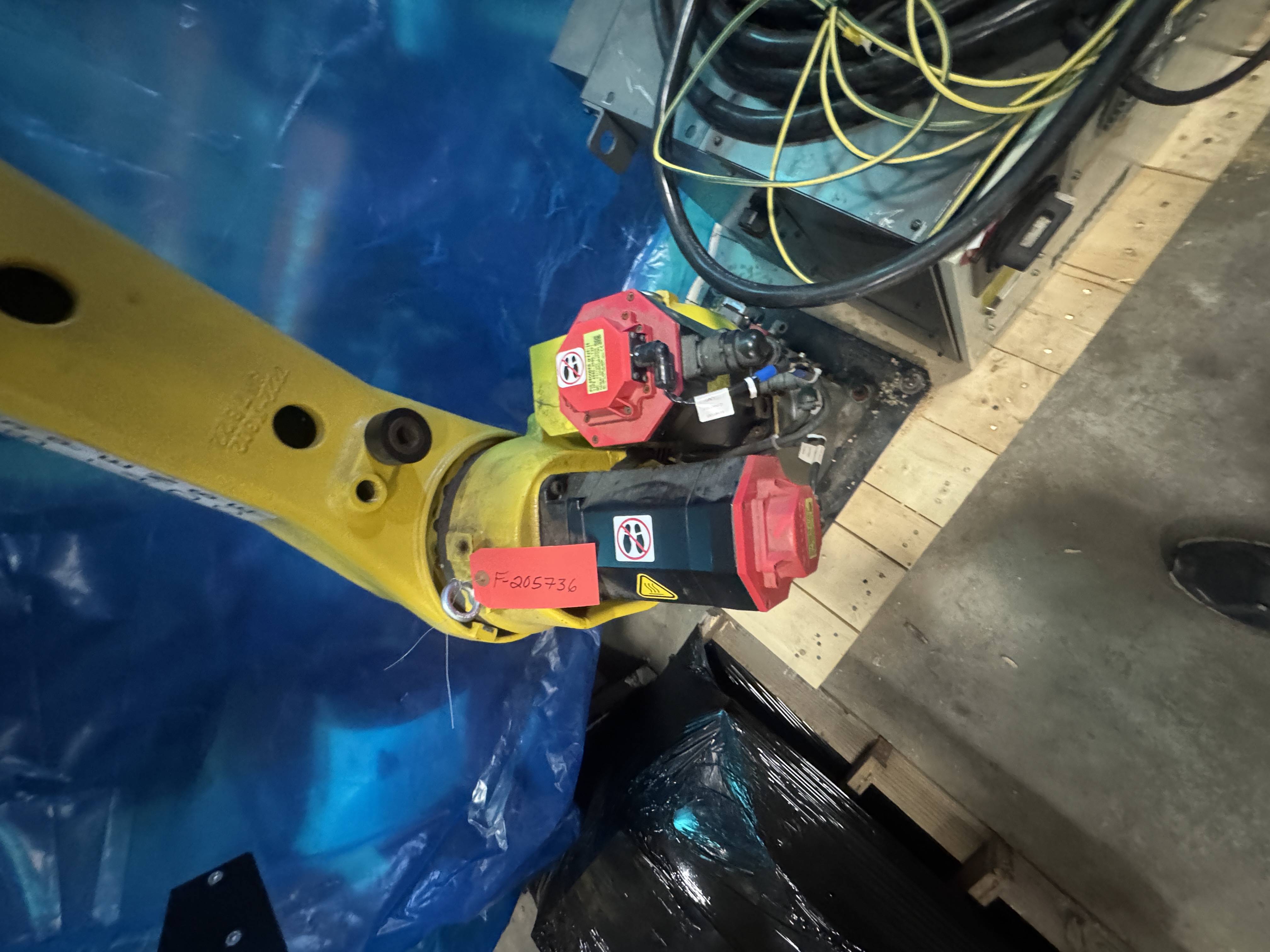 Used Fanuc M-20iA 6 Axis Industrial Robot With Fanuc R-30iB Plus Control