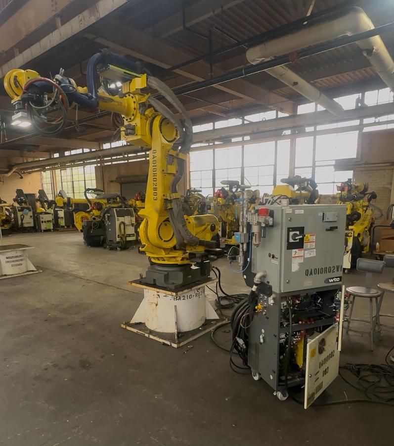 Used 2015 FANUC FANUC R-2000iB/210F 6 AXIS ROBOT 210KG X 1,655 MM REACH R-30iA CONTROL