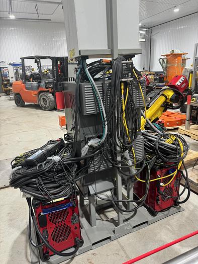 Used FANUC ARC MATE 120iD/12L, DUAL ARM, NEVER USED, R30iB PLUS, LINCOLN R450 WELDING POWER SUPPLY, TILT TURN POSITIONER