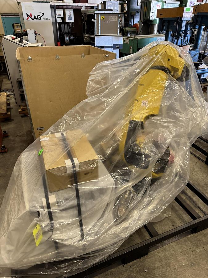 FANUC ARCMATE 120iD 6 AXIS ROBOT WITH R-30iB PLUS CONTROLLER, NEVER IN PRODUCTION, LIKE NEW