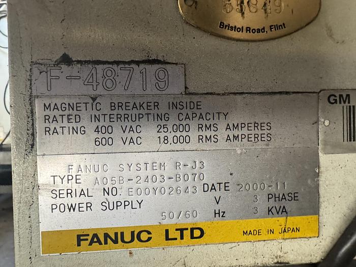 Used FANUC ARCMATE 120i 6 AXIS MIG WELDING ROBOT WITH LINCOLN WIRE FEEDER AND GUN